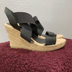Black wedges